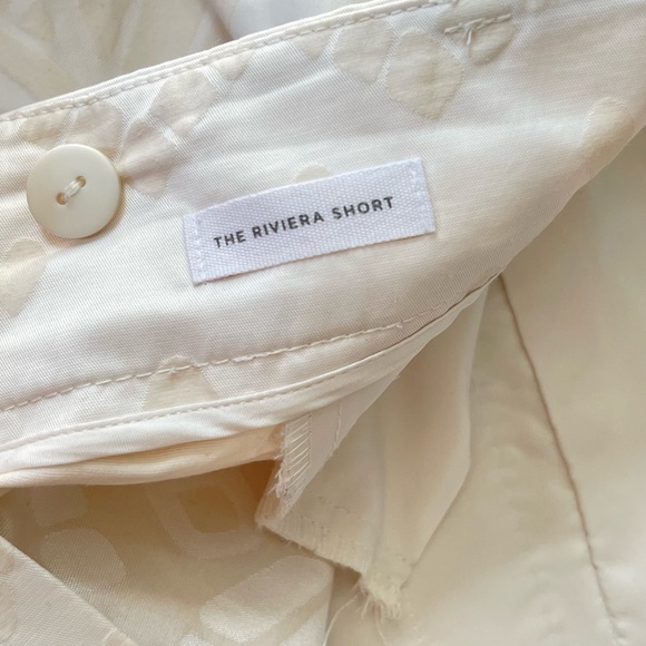 Loft The Riviera Short in a beige tone on tone pattern size 12 EUC - Picture 4 of 10